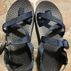 Brand new Men’s size 12 chacos